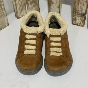 BZees Women's Golden Ankle Boot, Size 6